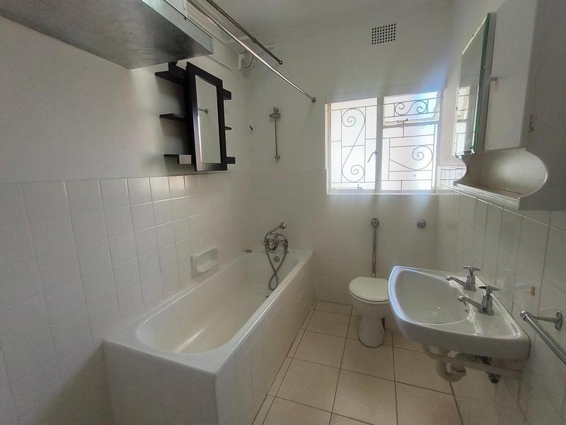 To Let 1 Bedroom Property for Rent in Tamboerskloof Western Cape